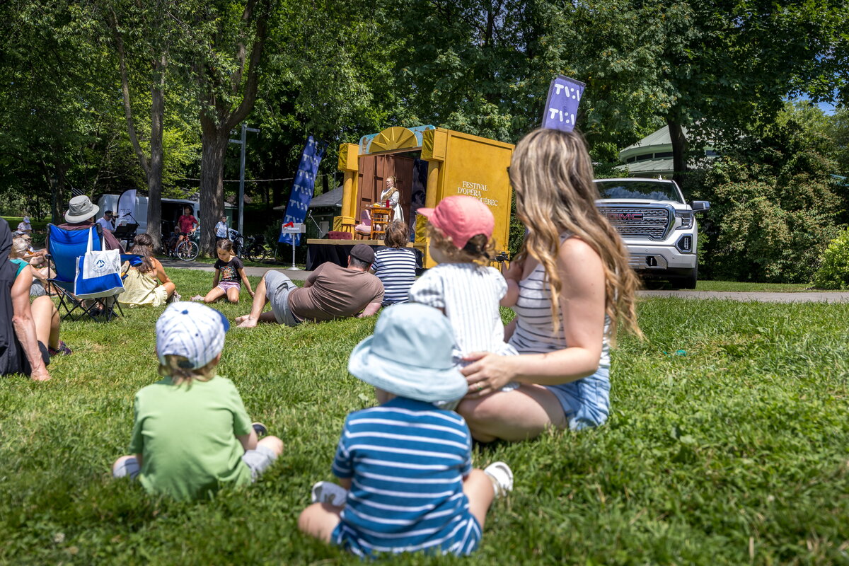 Families can familiarize themselves with the Opera during free performances organized during the Opera Festival. quebec opera festival: young people